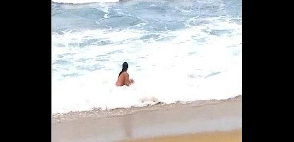  espiando en playa nudista